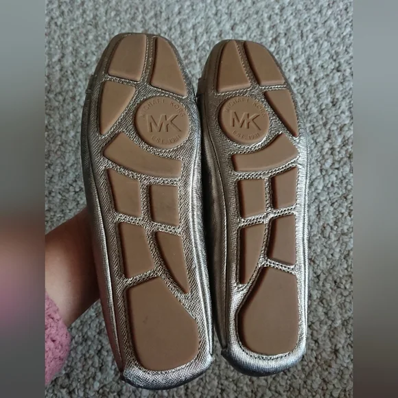 Michael Michael KORS "FULTON" Metallic SILVER MK logo Moccasins size 7M - Picture 12 of 12
